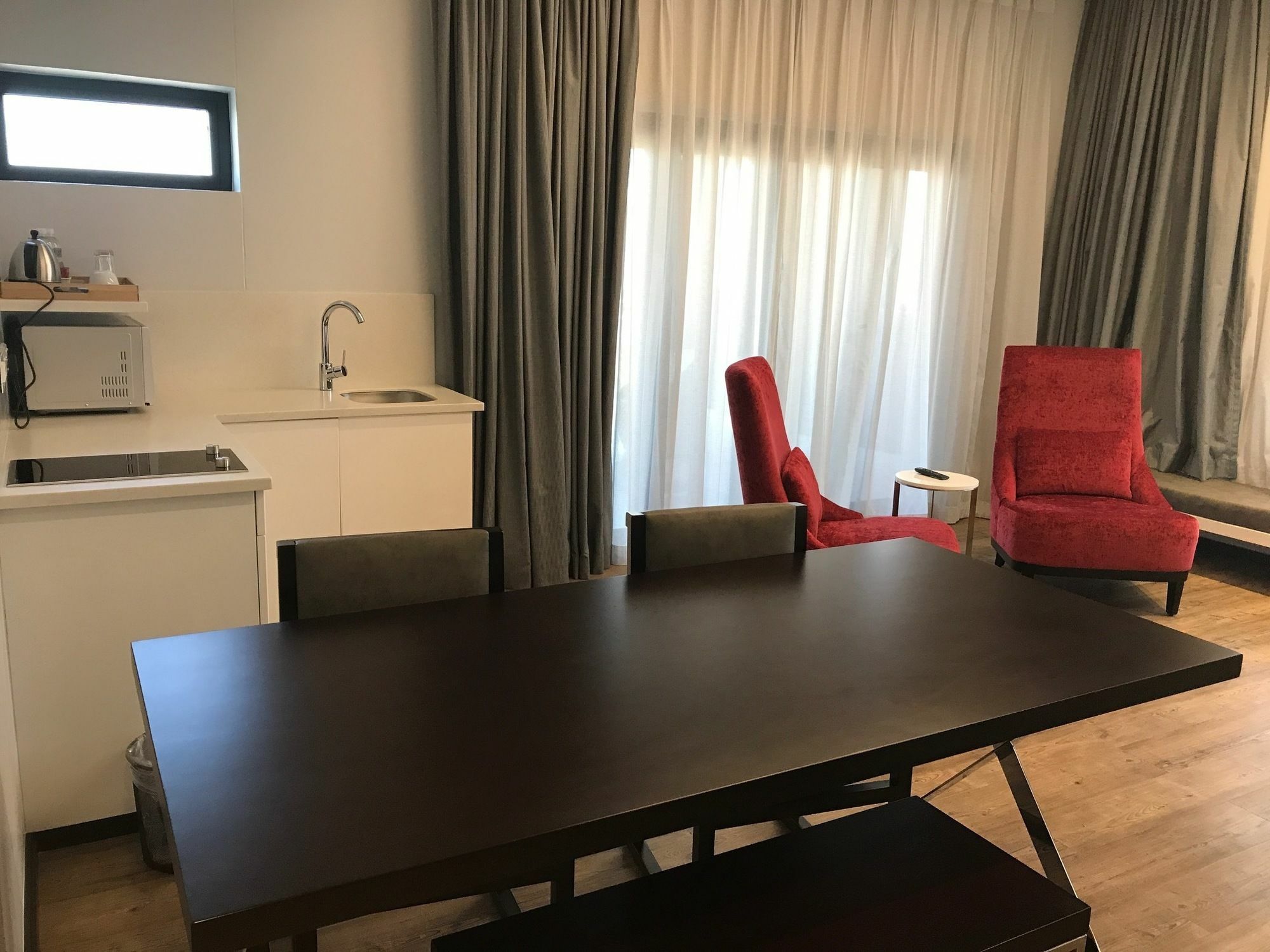 גאבורון Room50Two מראה חיצוני תמונה